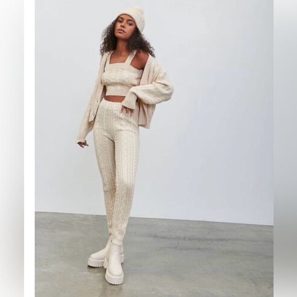 Women’s Forever 21 X Pantone 2pc Set Cable Knit Sweater Leggings Cardigan - Picture 1 of 15